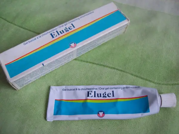Elugel – żel do stosowania jamy ustnej z chlorheksydyną, idealny do pielęgnacji dziąseł i zębów.